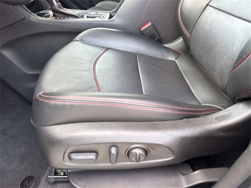 Used 2022 Chevrolet Equinox RS w/ RS Leather Package image 17