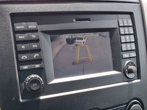 Used 2017 Mercedes-Benz Sprinter 2500 image 4
