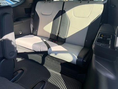 New 2026 Lexus TX 500h AWD image 27