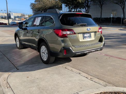 Used 2018 Subaru Outback 2.5i Premium image 8