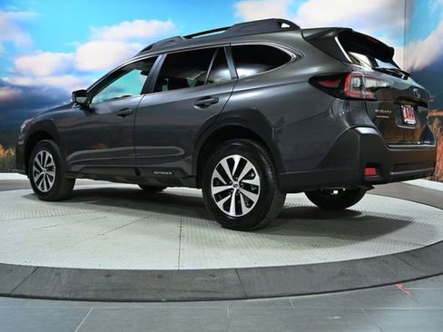 Used 2025 Subaru Outback Premium AWD/4WD image 6