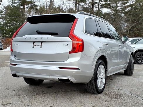 Used 2018 Volvo XC90 T6 Momentum w/ Convenience Package image 3