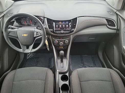Used 2021 Chevrolet Trax LS image 16