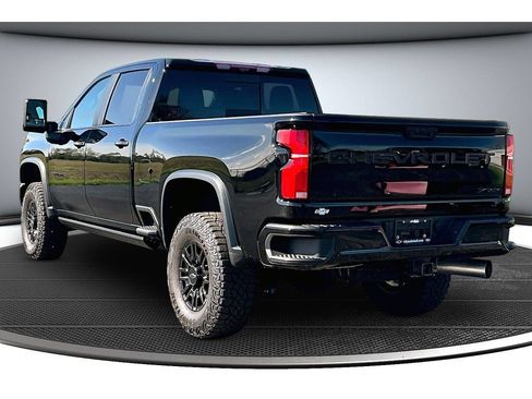 Used 2025 Chevrolet Silverado 2500 ZR2 w/ Technology Package AWD/4WD image 14