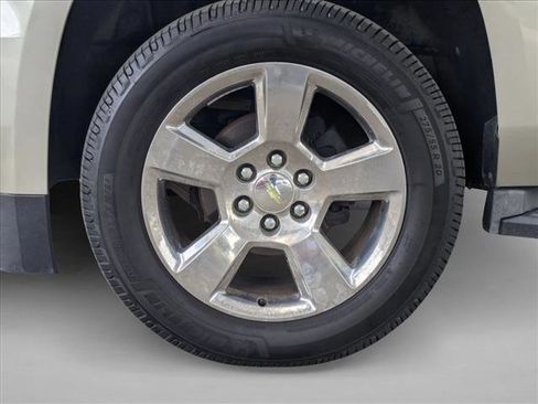 Used 2015 Chevrolet Suburban LT w/ Luxury Package image 26