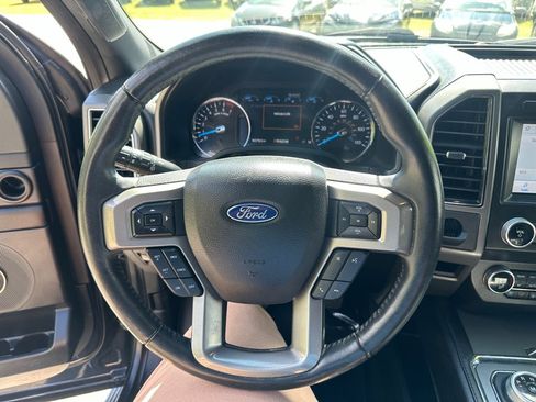 Used 2021 Ford Expedition XLT image 17