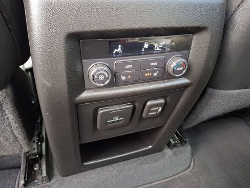 Certified 2023 Chevrolet Traverse Premier AWD/4WD image 11