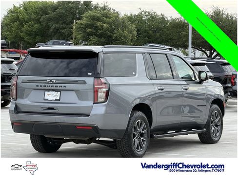 Used 2021 Chevrolet Suburban Z71 w/ Z71 Signature Package AWD/4WD image 4