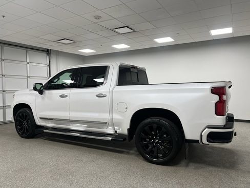 Used 2022 Chevrolet Silverado 1500 High Country image 8