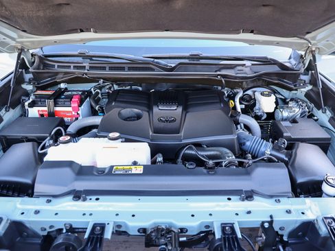 Used 2025 Toyota Tundra SR5 AWD/4WD image 18