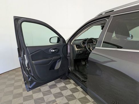 Used 2015 Jeep Cherokee Limited AWD/4WD image 10