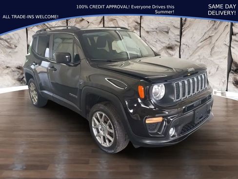 Used 2019 Jeep Renegade Latitude w/ Cold Weather Group AWD/4WD image 1