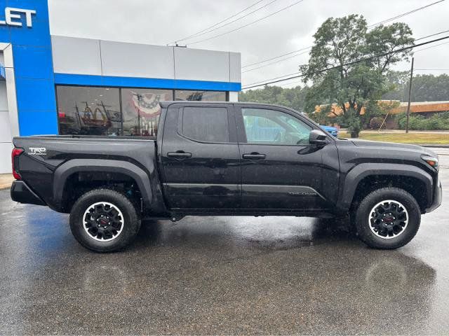 Used 2025 Toyota Tacoma TRD Off-Road AWD/4WD image 11
