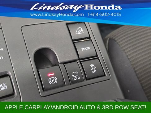 Used 2023 Toyota Highlander LE AWD/4WD image 19
