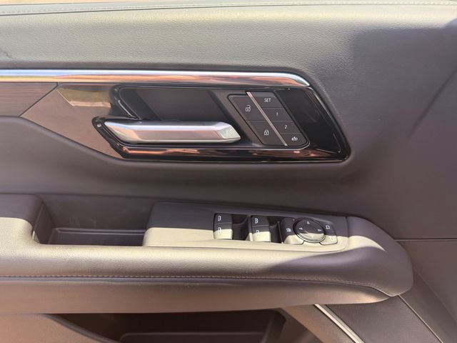 Used 2025 Chevrolet Tahoe LT AWD/4WD image 6