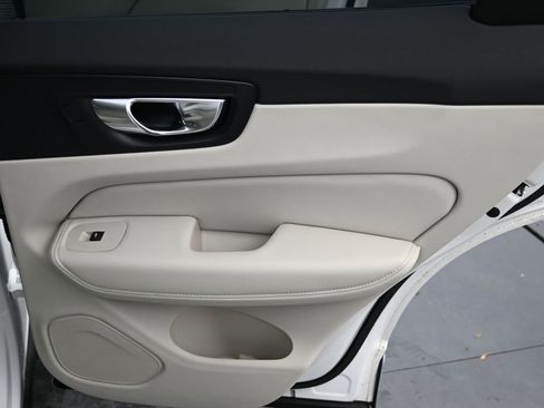 New 2026 Volvo XC60 B5 Ultra w/ Protection Package Premier image 16