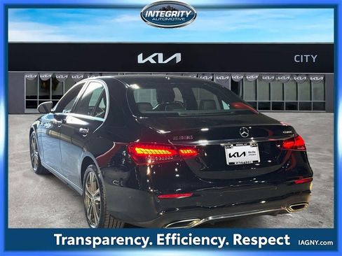 Used 2022 Mercedes-Benz E 350 4MATIC Sedan image 5