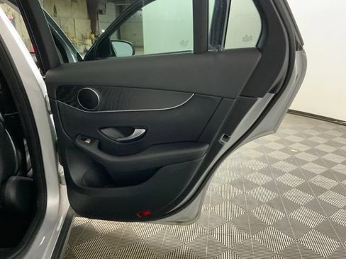 Used 2016 Mercedes-Benz GLC 300 4MATIC image 32