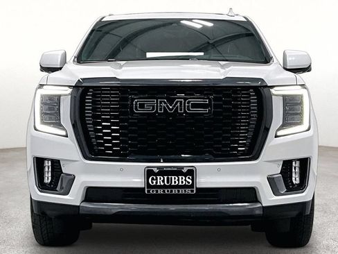 Used 2023 GMC Yukon XL Denali Ultimate AWD/4WD image 4