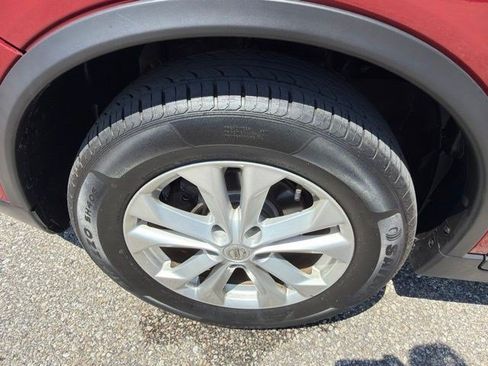 Used 2016 Nissan Rogue SV AWD/4WD image 10