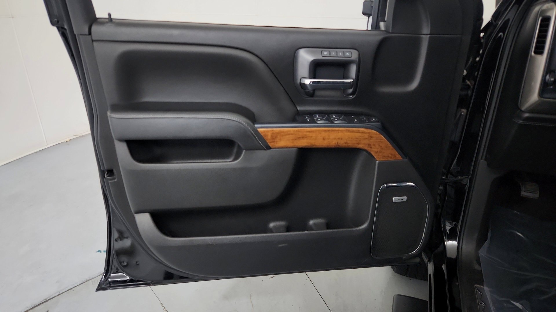 Used 2018 Chevrolet Silverado 1500 High Country AWD/4WD image 16
