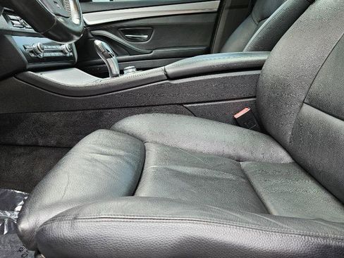 Used 2013 BMW 550i xDrive Sedan image 24