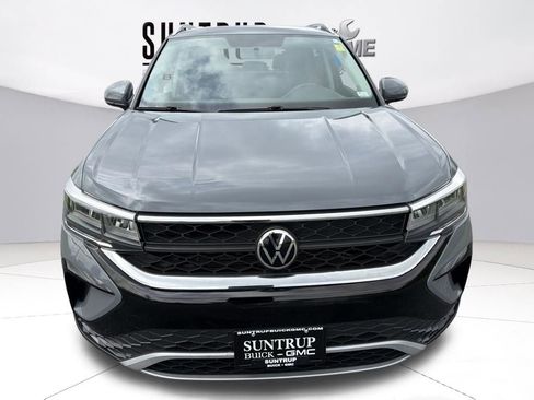 Used 2022 Volkswagen Taos SE image 9