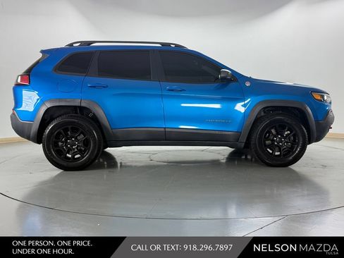 Used 2019 Jeep Cherokee Trailhawk w/ Comfort/Convenience Group AWD/4WD image 5