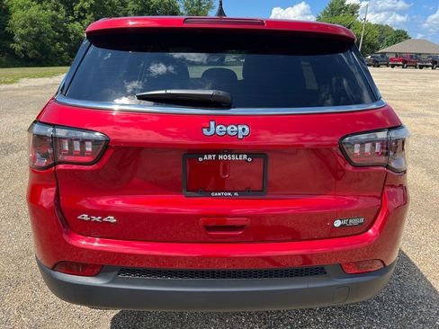 Used 2025 Jeep Compass Sport image 4