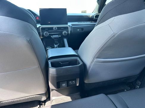 Used 2025 Toyota Tacoma TRD Sport AWD/4WD image 27