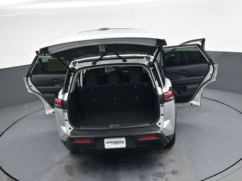 Used 2025 Nissan Pathfinder SV image 49