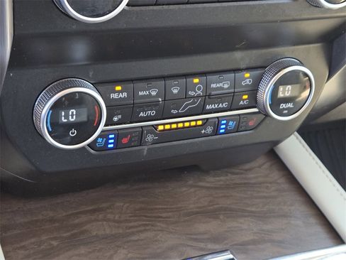 Used 2021 Ford Expedition Platinum image 20