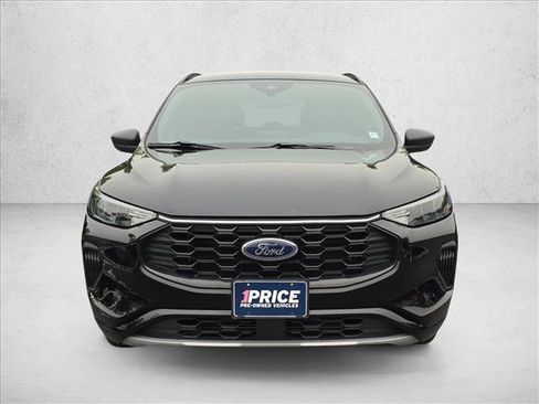 Used 2023 Ford Escape ST-Line AWD/4WD image 2