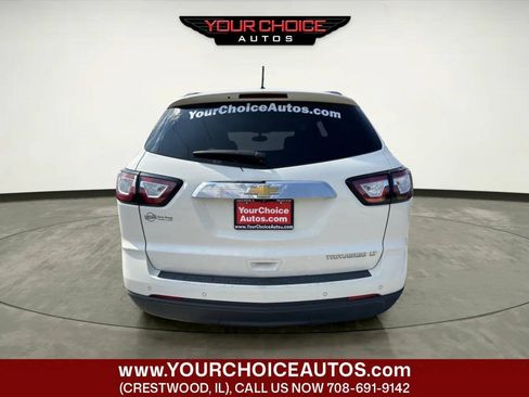 Used 2015 Chevrolet Traverse LT w/ Style and Technology Package FWD image 4