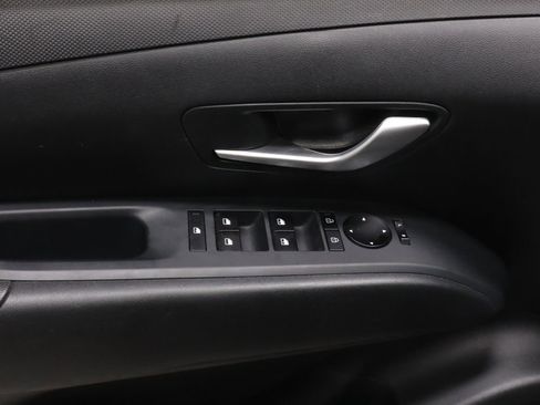 Used 2025 Hyundai Tucson SEL FWD image 19