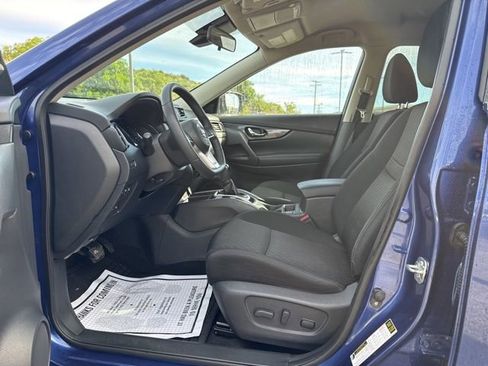 Used 2020 Nissan Rogue SV image 12