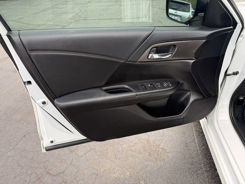 Used 2017 Honda Accord Sport Special Edition image 5