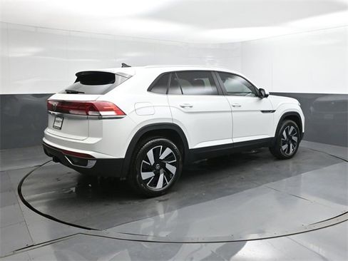 New 2026 Volkswagen Atlas Cross Sport SE image 11