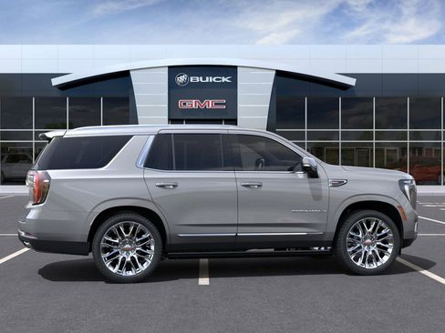 Used 2025 GMC Yukon Denali w/ Denali Reserve Package image 5