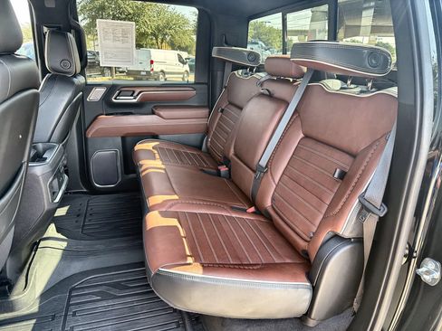 Used 2024 GMC Sierra 2500 Denali Ultimate AWD/4WD image 23