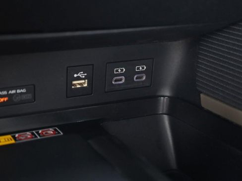 Used 2025 Toyota Camry SE FWD image 16