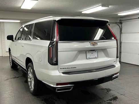 Certified 2024 Cadillac Escalade ESV Premium Luxury w/ Performance Package AWD/4WD image 3