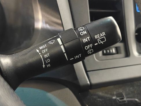 Used 2015 Toyota Sienna LE image 37