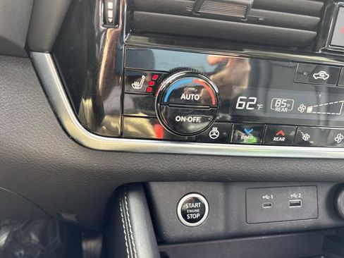 Certified 2023 Nissan Rogue SL w/ SL Premium Package image 33