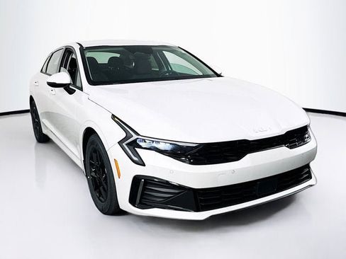 New 2025 Kia K5 LXS image 3