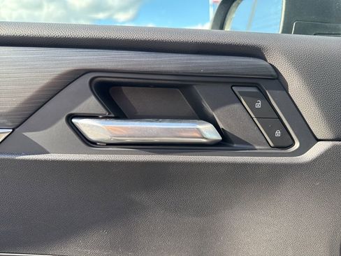 Used 2025 GMC Acadia Elevation image 11