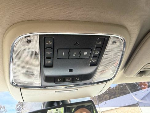 Used 2011 Jeep Grand Cherokee Overland AWD/4WD image 24