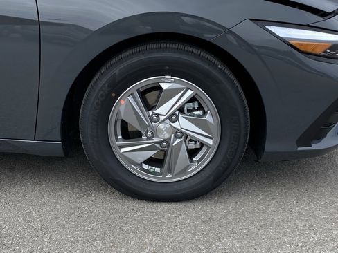 New 2026 Hyundai Elantra SE image 29