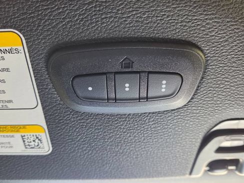 Used 2025 Jeep Wrangler Unlimited Sahara AWD/4WD image 20