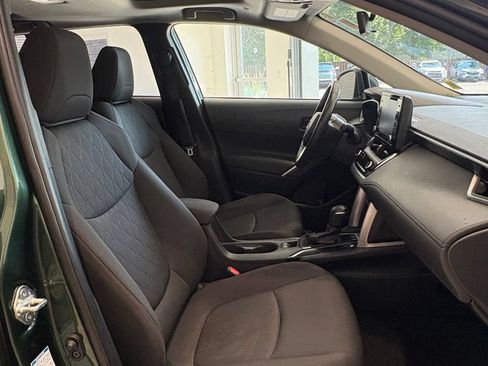 Used 2022 Toyota Corolla Cross LE w/ Moonroof Package AWD/4WD image 14